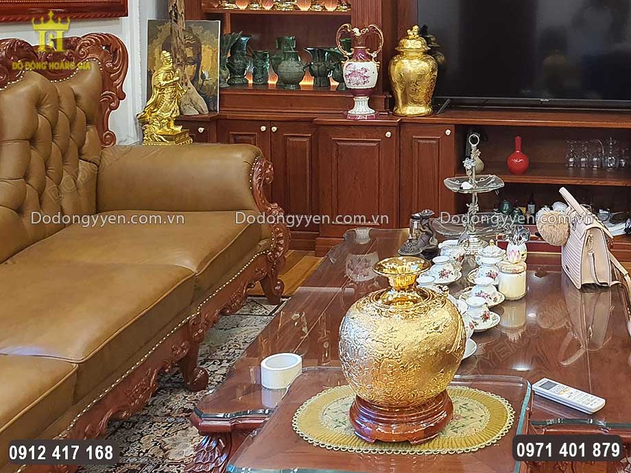 Từng chi tiết tr&ecirc;n vật phẩm được chạm th&uacute;c sắc n&eacute;t